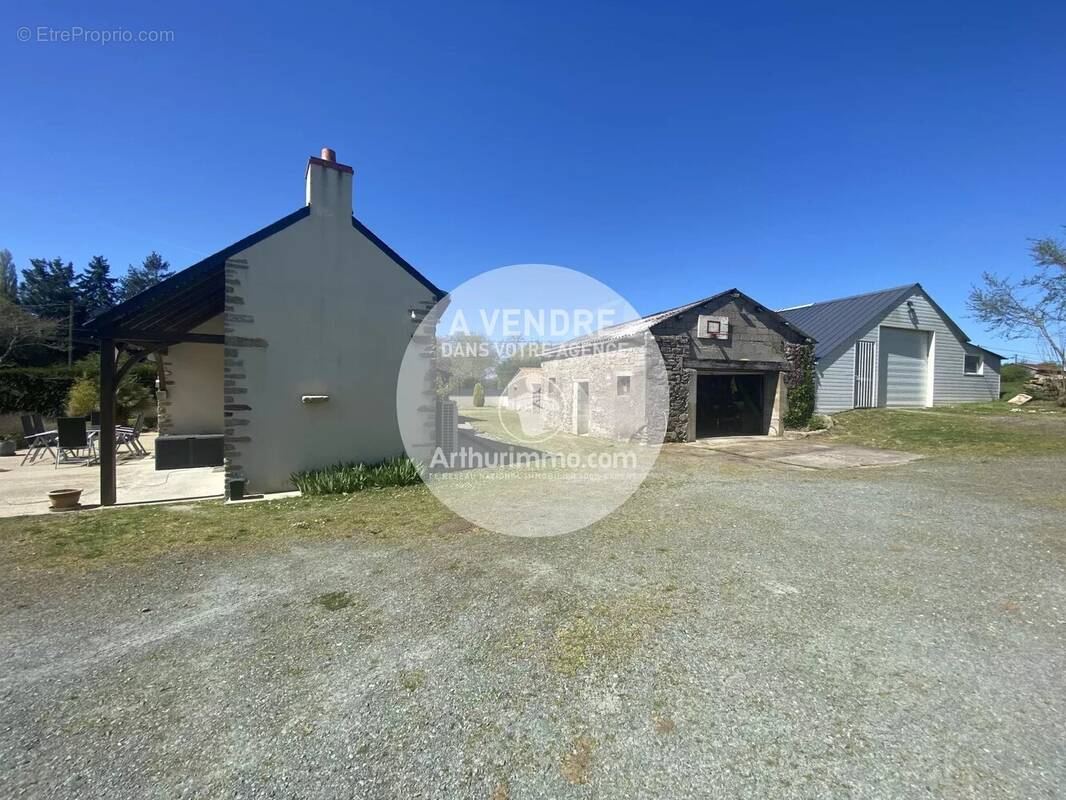 Maison à LE TEMPLE-DE-BRETAGNE