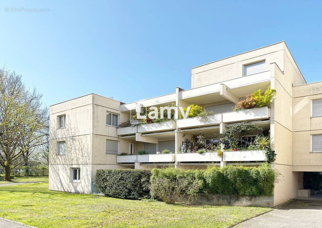 Appartement à MEYLAN