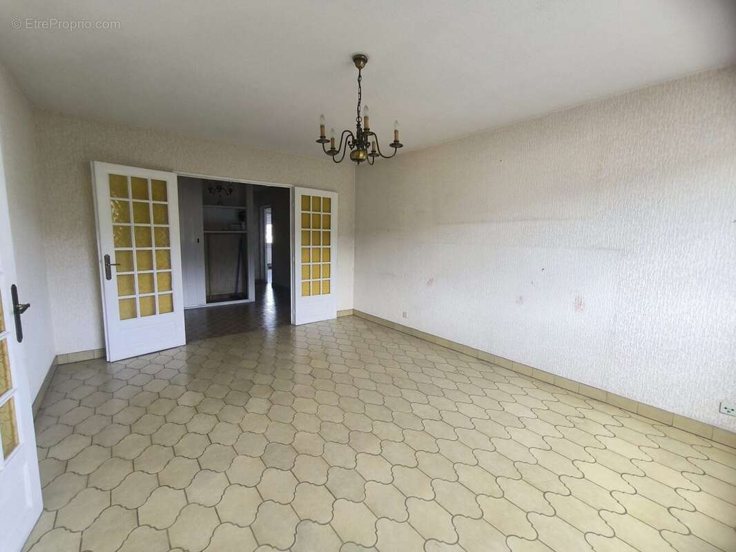 Appartement à SAINT-ETIENNE