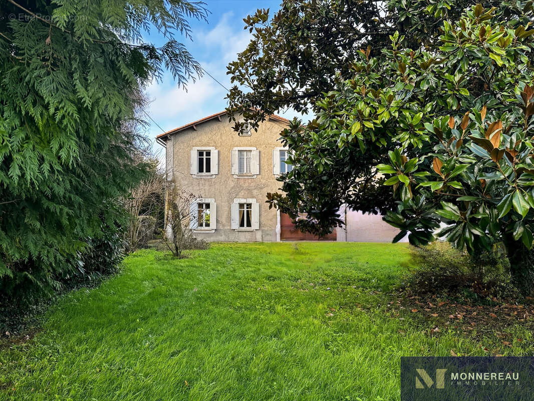 Maison à SAINT-BONNET