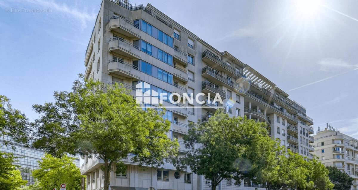 Appartement à ISSY-LES-MOULINEAUX