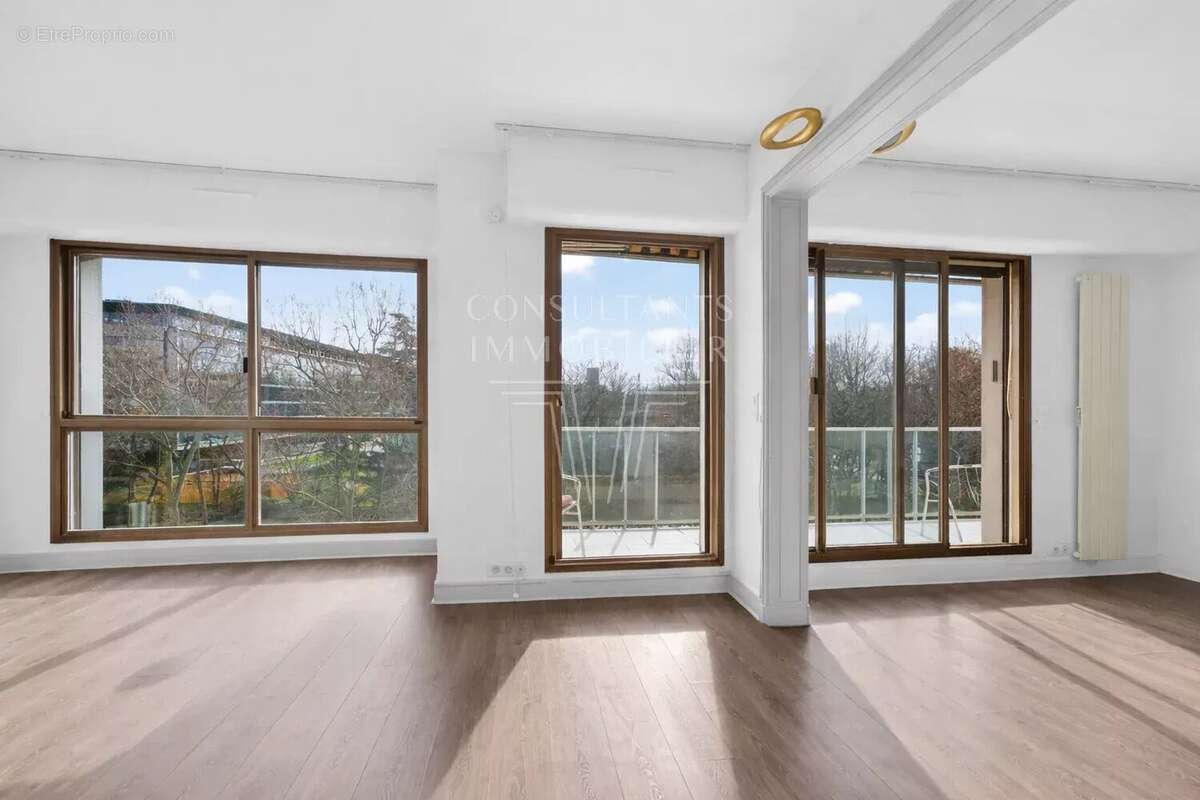 Appartement à NEUILLY-SUR-SEINE