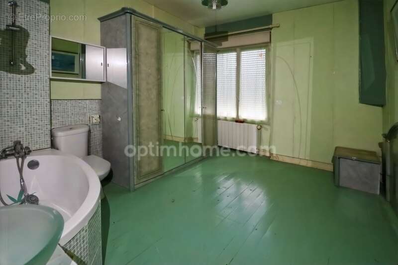 Maison à MAGNAC-LAVAL