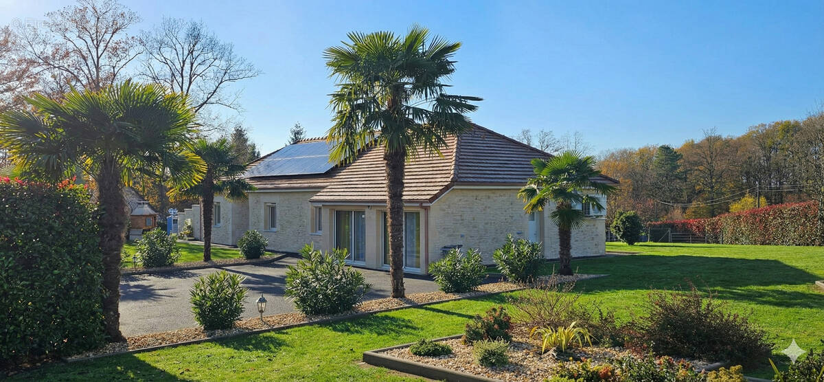 Maison à SAINT-YRIEIX-LA-PERCHE