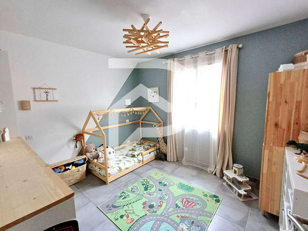 Appartement à MEYRARGUES