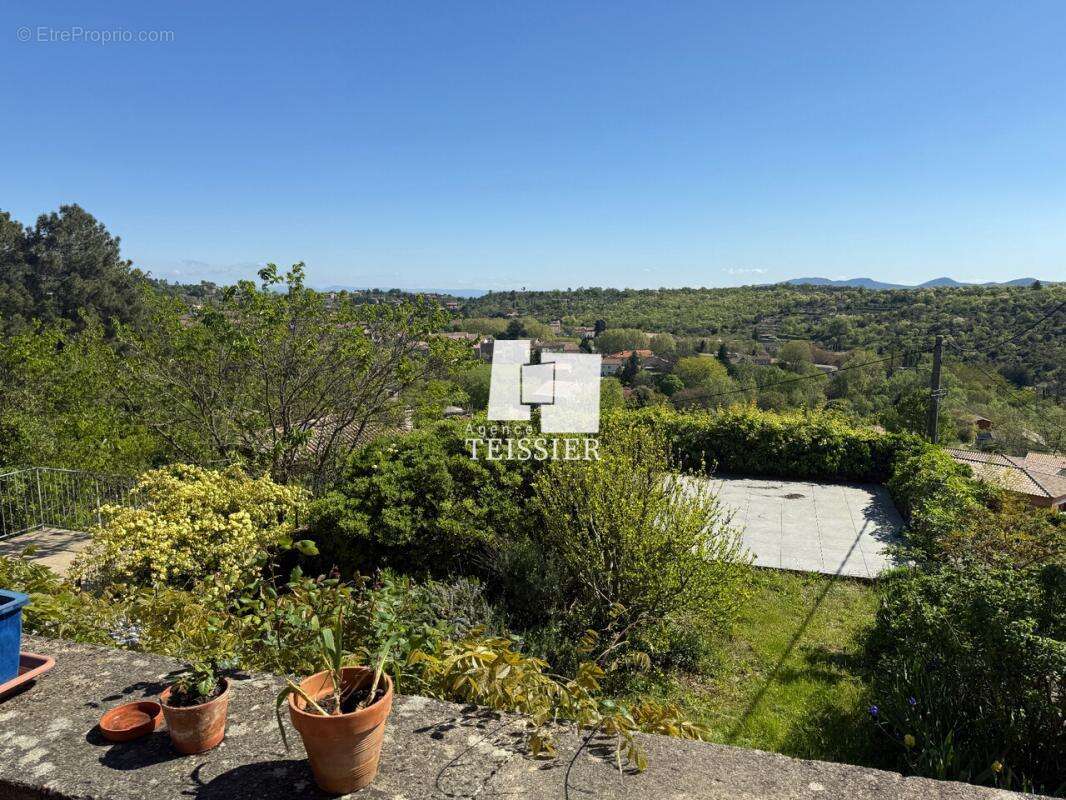 Maison à SAINT-PAUL-LE-JEUNE