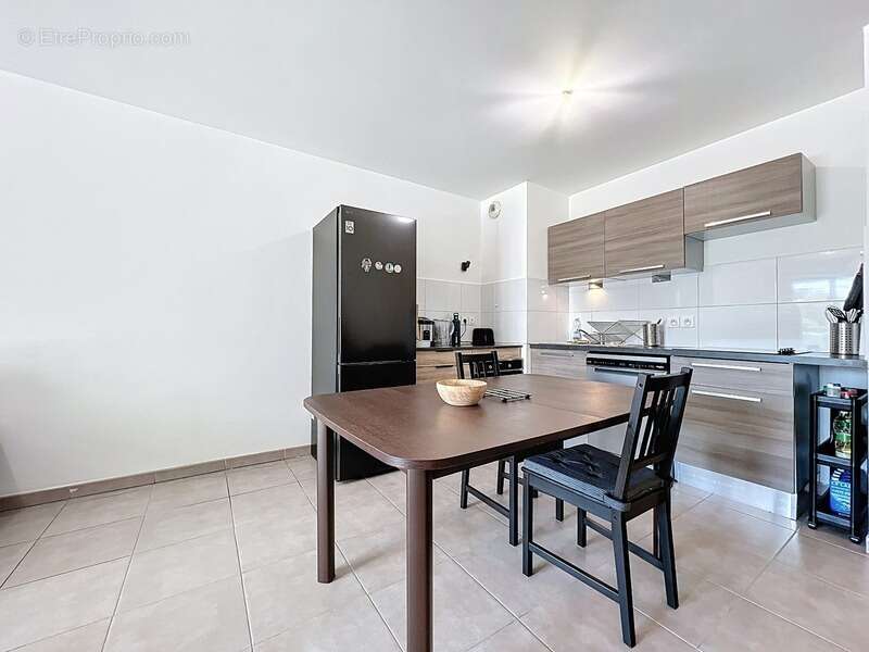 Appartement à vendre 2ème étage avec ascenseur, 3 pièces - 61 m2 + terrasse 11,30 m2 + parking couvert sécurisé - photo 4