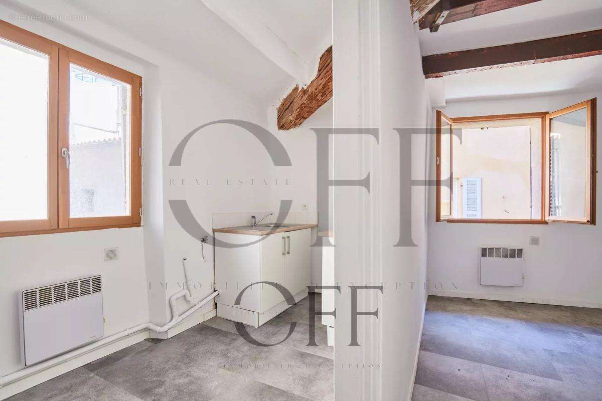 Appartement à MARSEILLE-2E