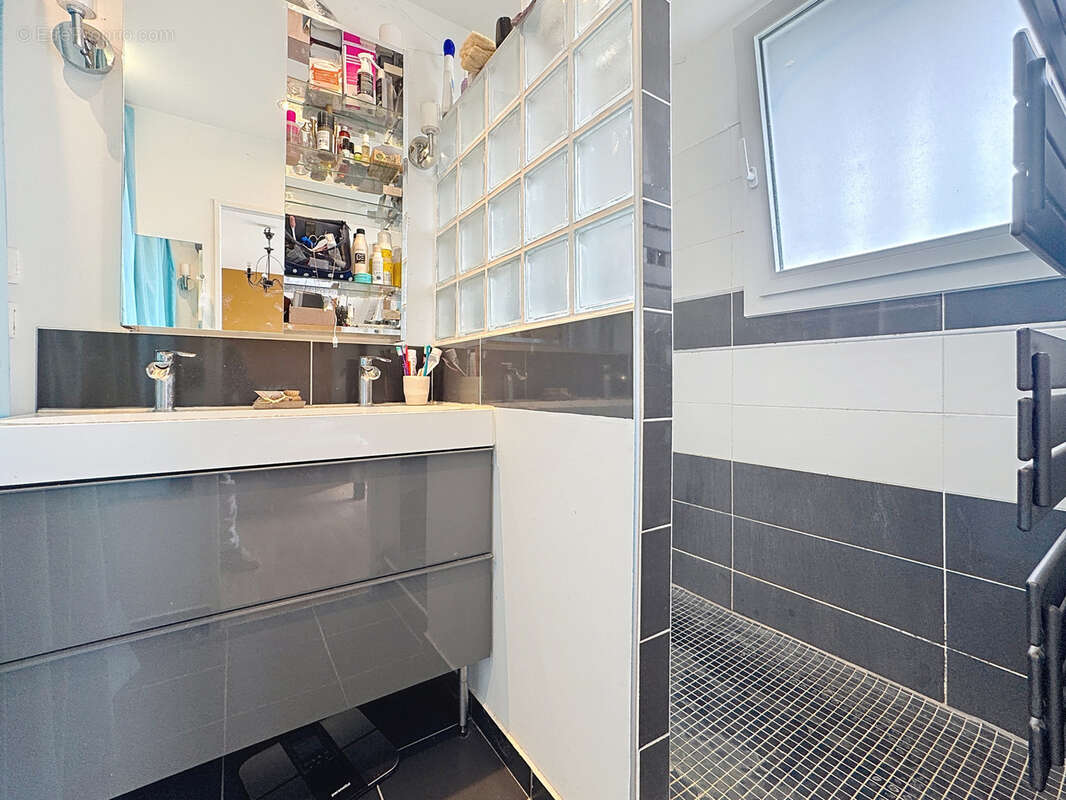 Maison à SAINT-GENIS-LAVAL