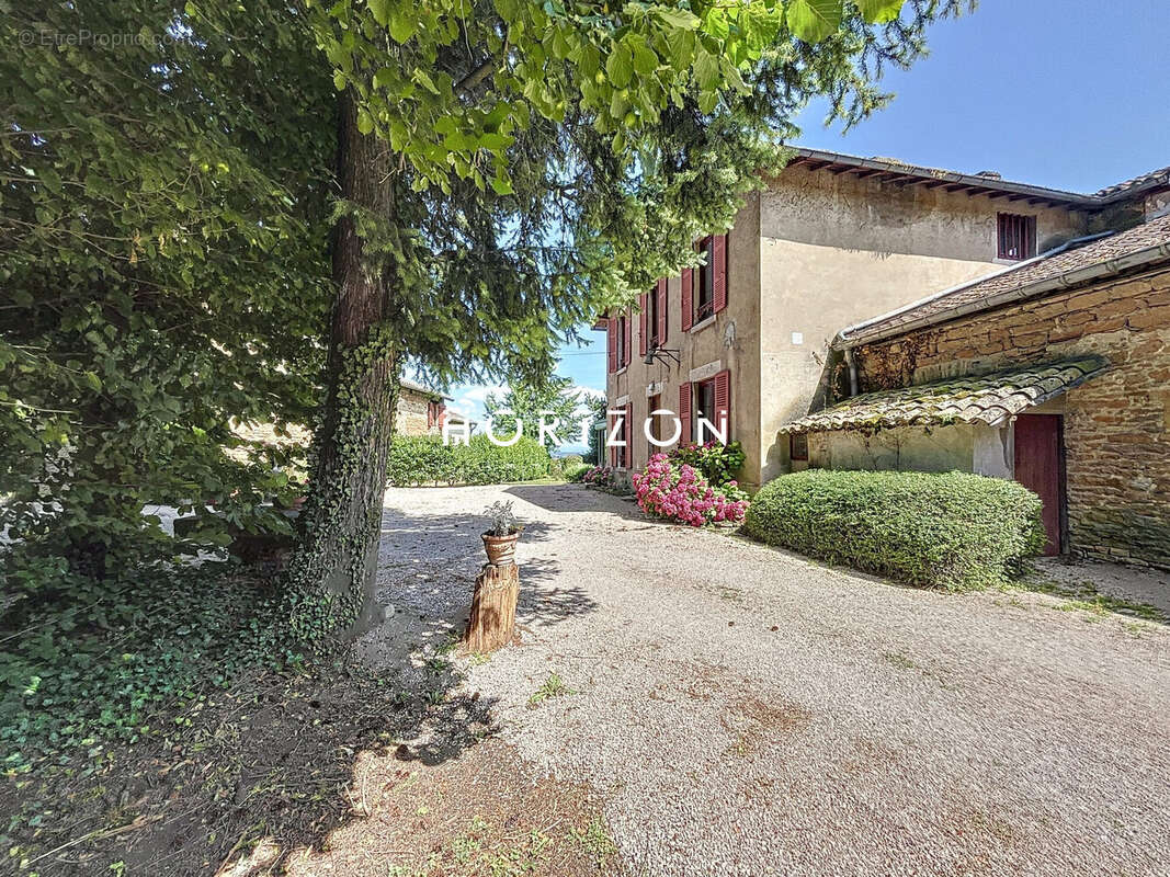 Maison à CHARNAY-LES-MACON