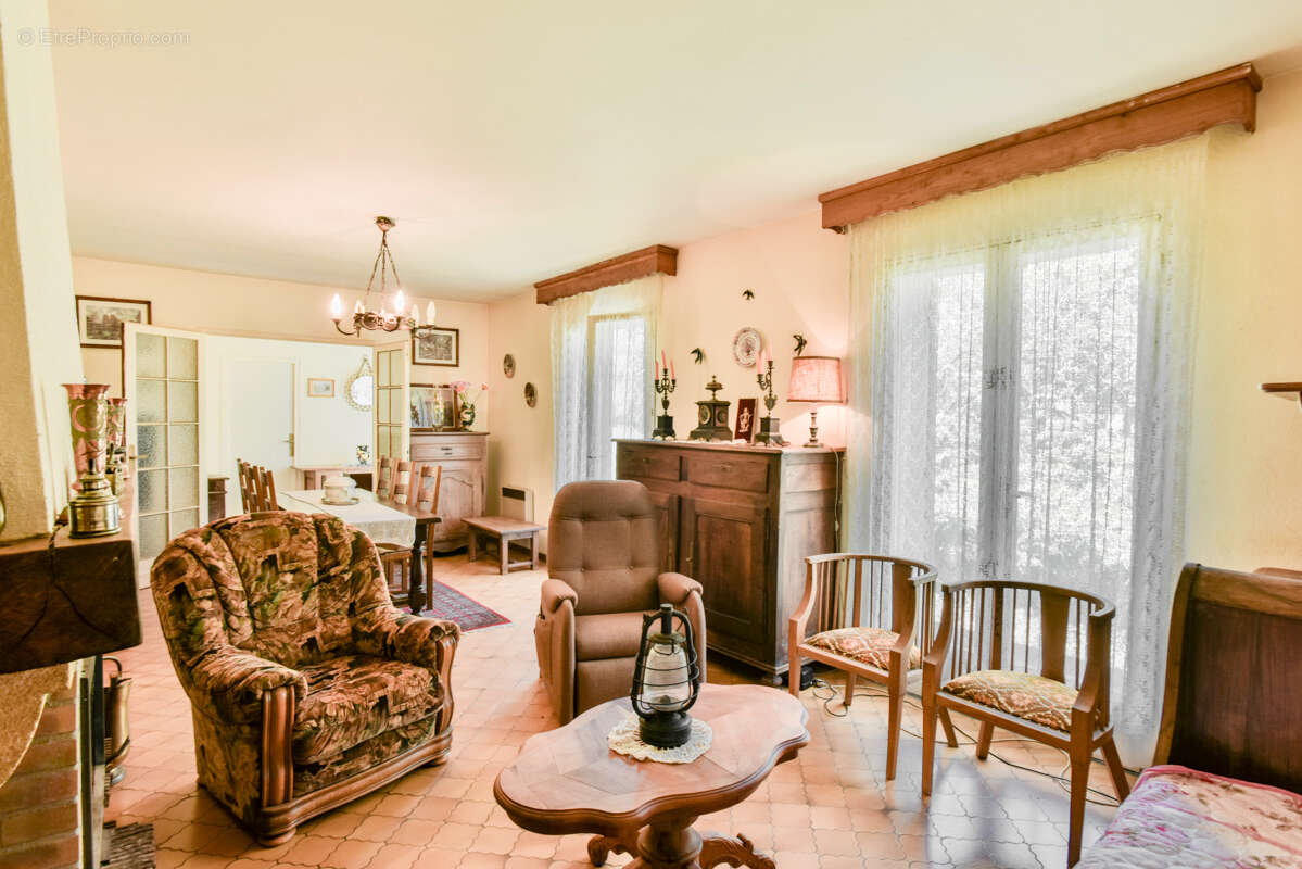 Maison +/- 114 m2, plein pied, 3chambres, garage, atelier, 2.5ha terrain - photo 6