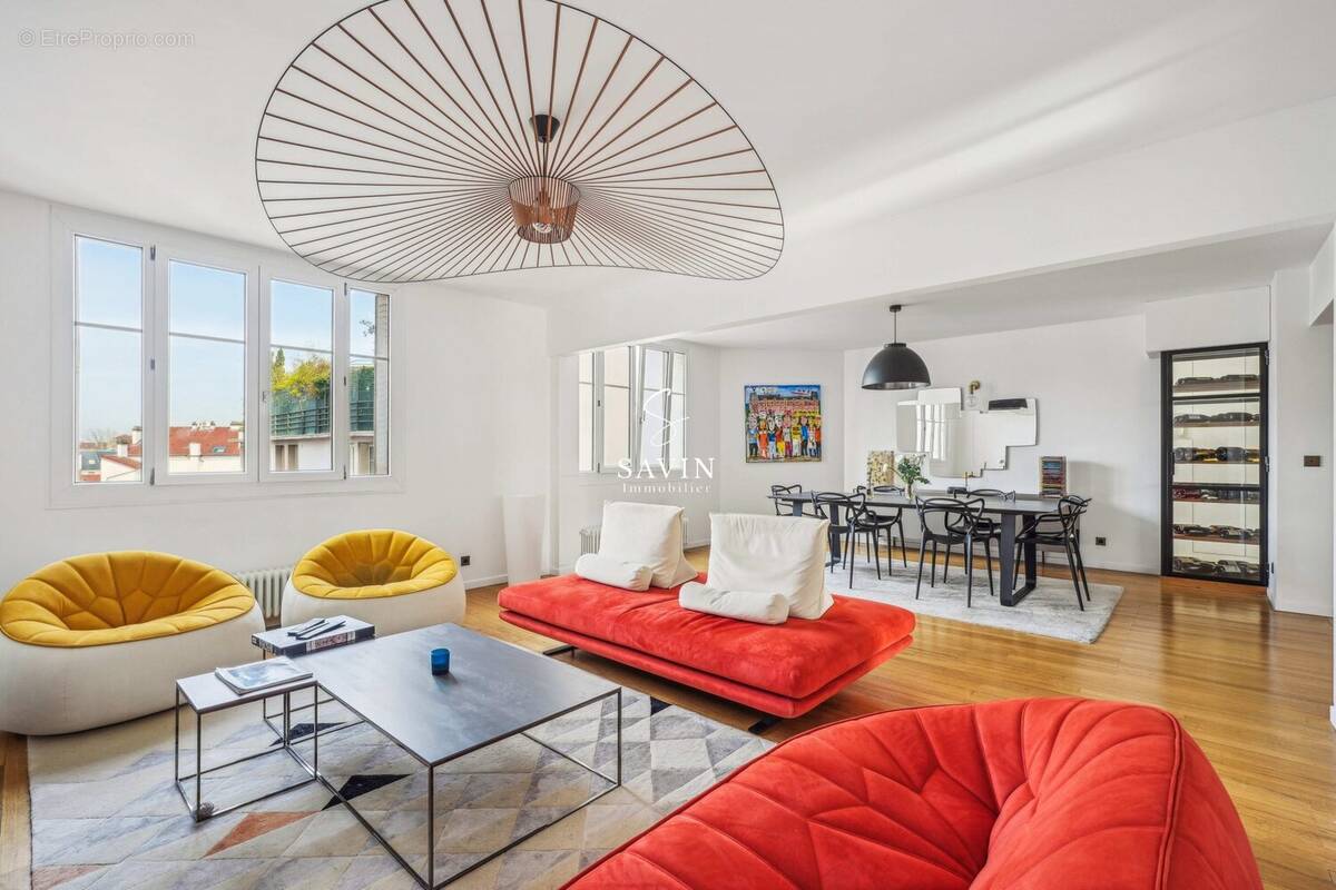 Appartement à LA GARENNE-COLOMBES