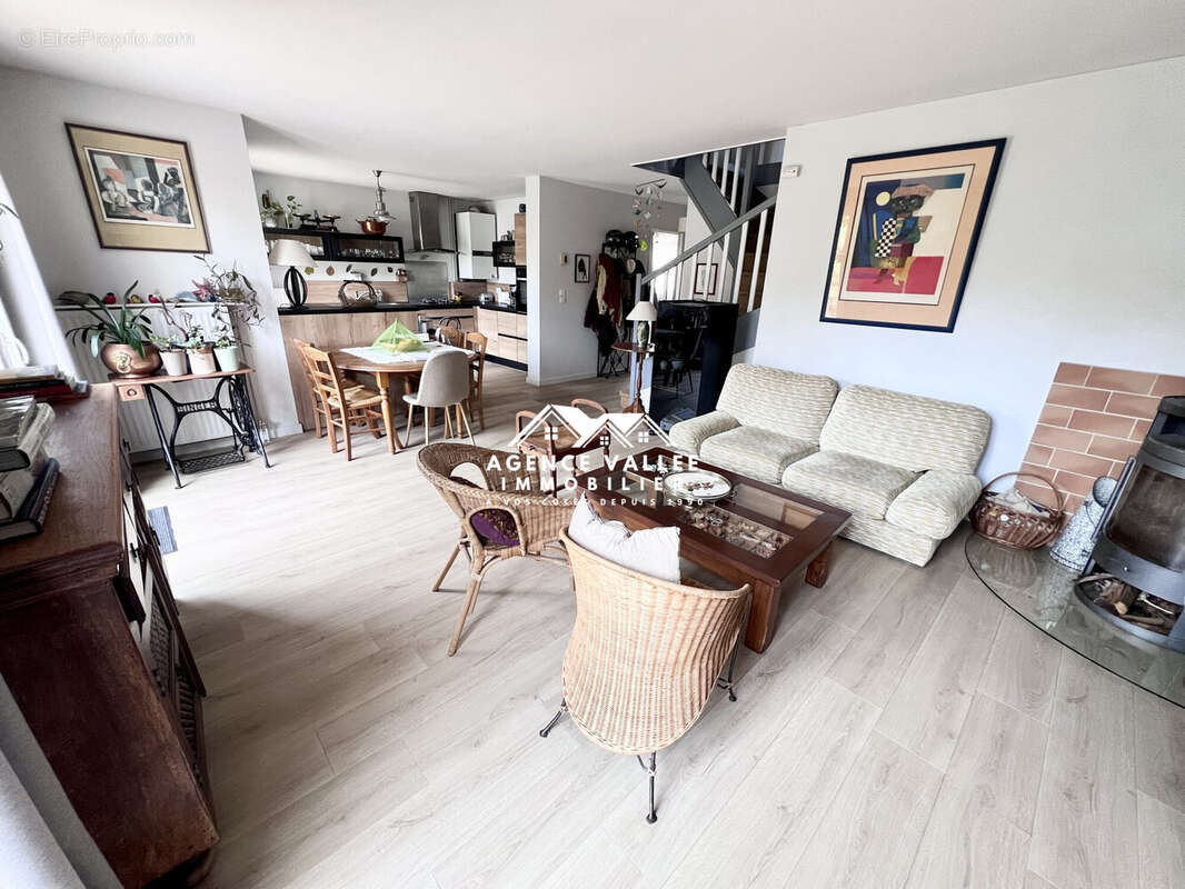 Maison à SAINT-PIERRE-DU-PERRAY