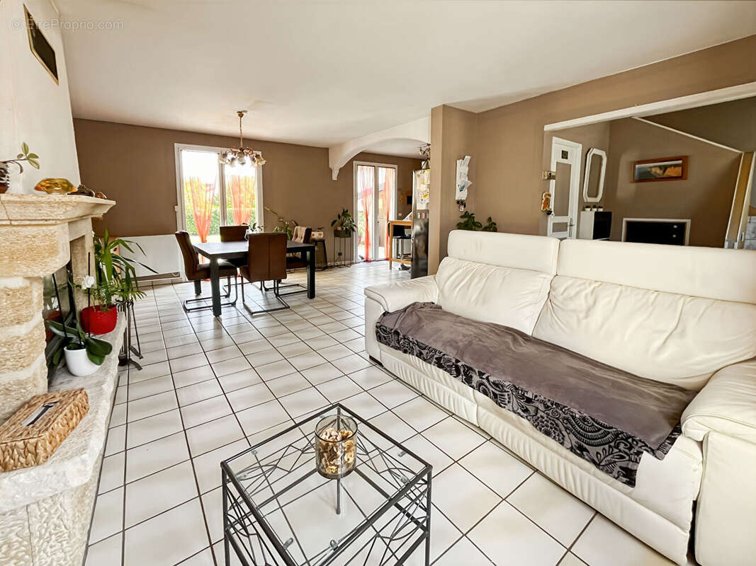 Maison à SAULX-LES-CHARTREUX