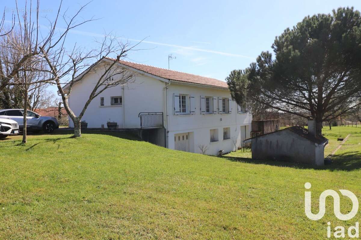 Photo 2 - Maison à MONTGUYON