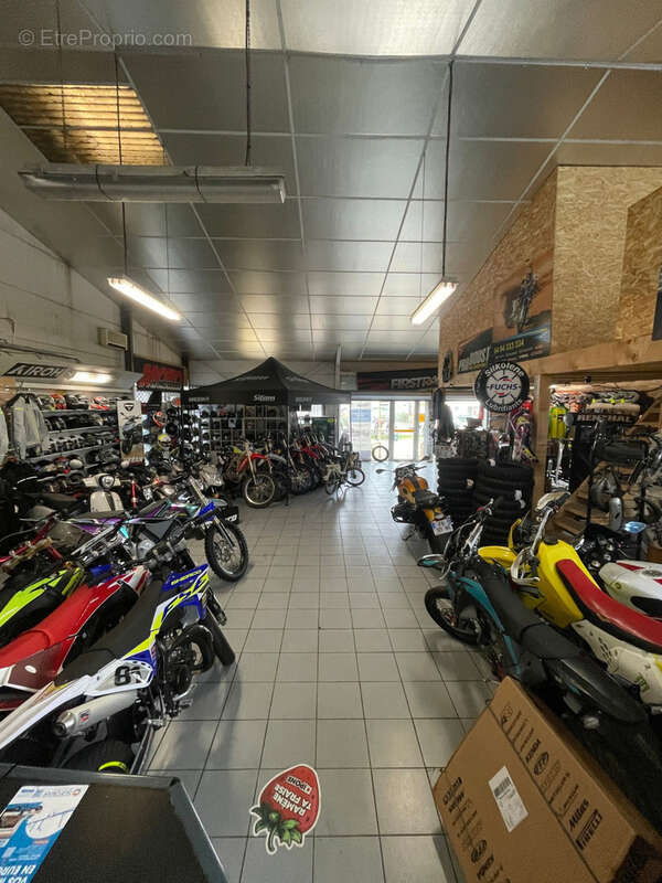 Commerce à SOLLIES-PONT