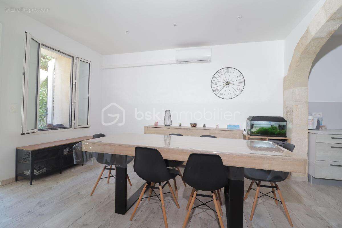 Maison à SAINT-LAURENT-D'AIGOUZE