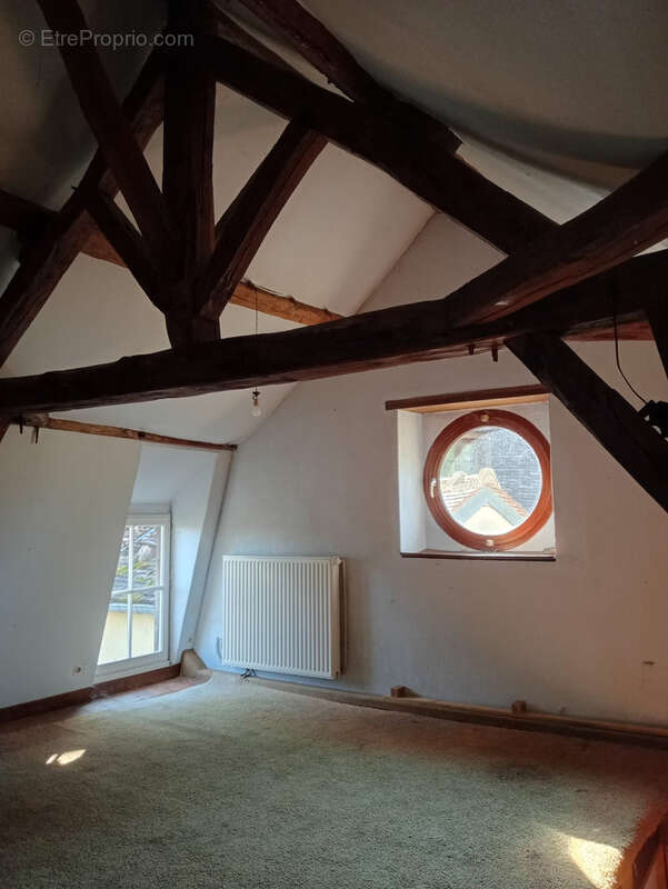 Maison à SURY-EN-VAUX