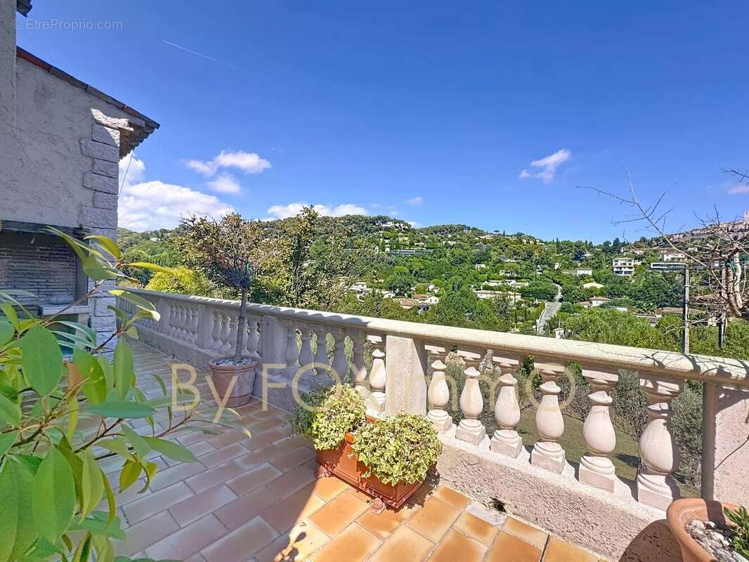 Villa de caractere vue panoramique sur Saint-Paul-de-Vence – 370 m² , piscine, terrain 2000m2, calme - photo 19