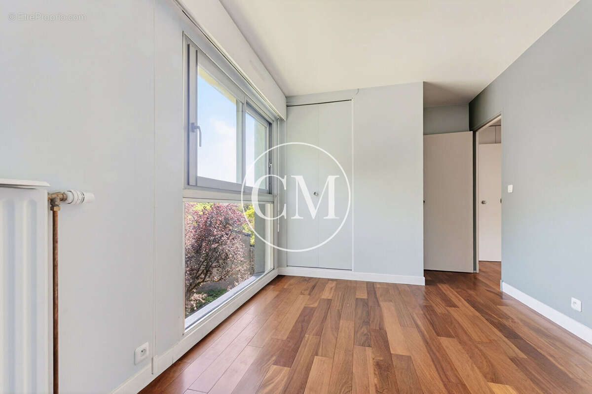 Appartement à BUC