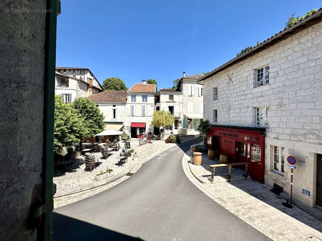 Maison à AUBETERRE-SUR-DRONNE