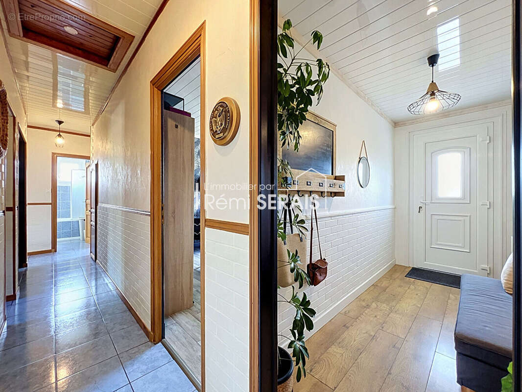 Maison sans travaux avec sous-sol complet et espaces de loisirs - photo 7