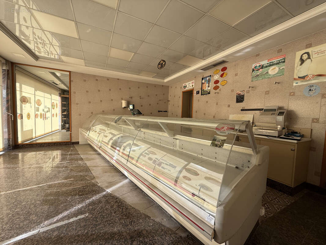 Local commercial hyper cnetre / emplacement strategique - photo 3
