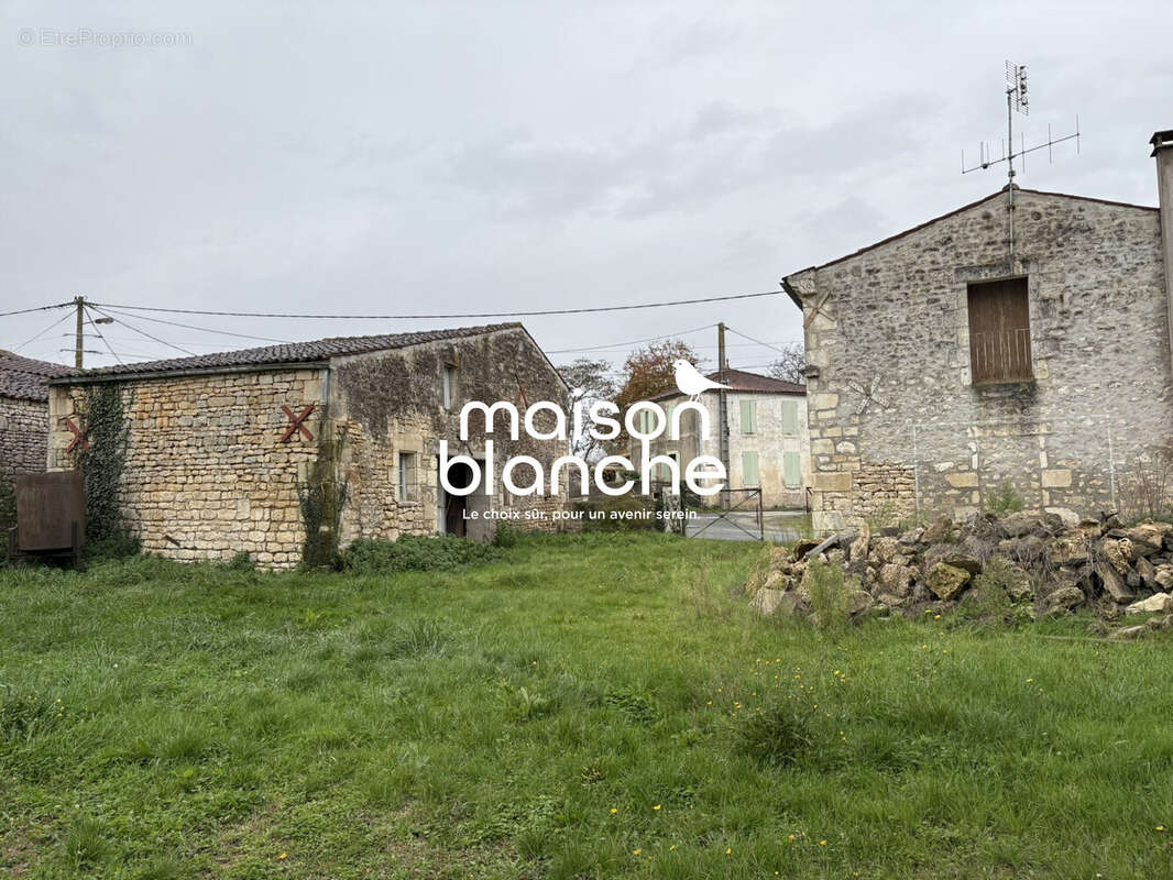 Maison à PORT-D'ENVAUX