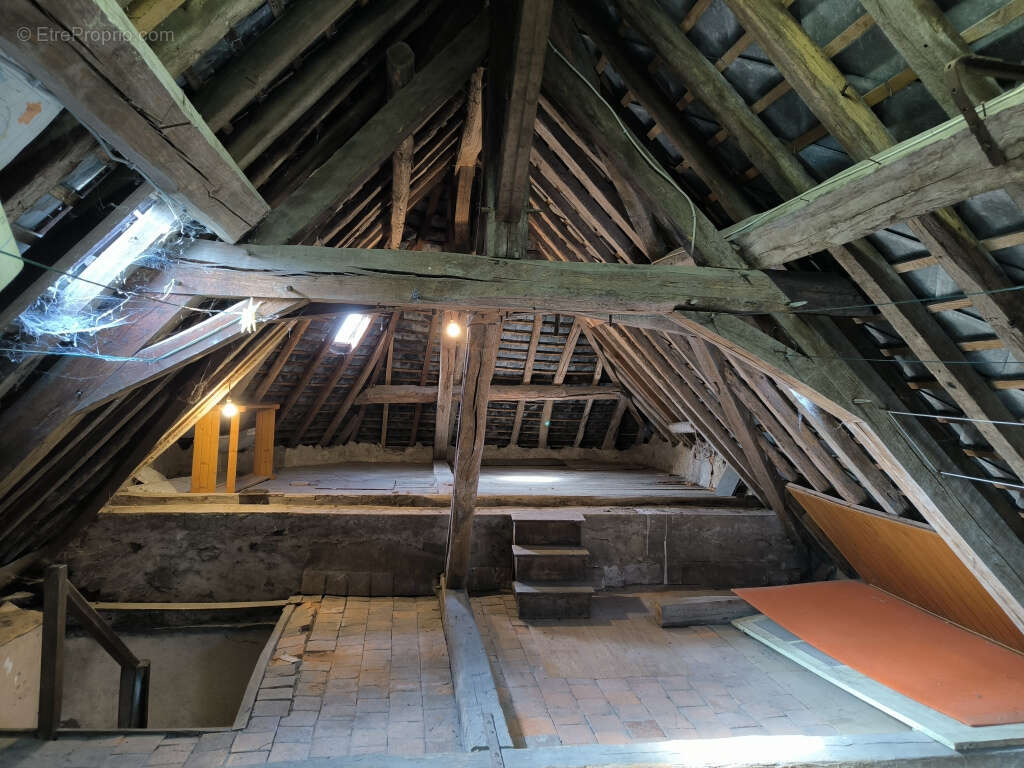 Ancien moulin avec dépendances en cours de rénovation - photo 19
