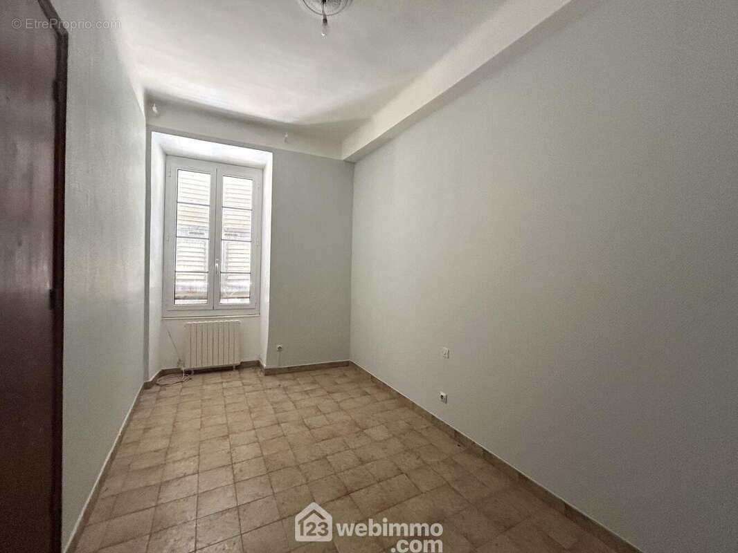 Chambre n°4 - Appartement à SAN-MARTINO-DI-LOTA