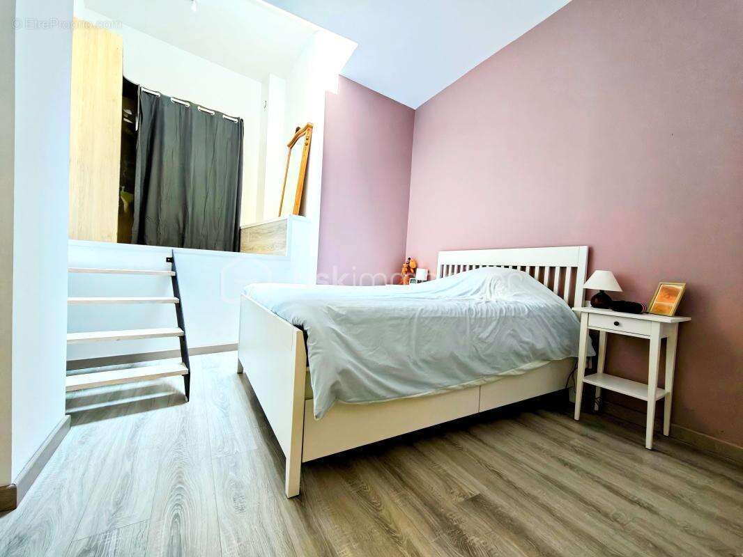 EXCLUSIVITÉ – Magnifique appartement duplex avec terrasse au cœur de la Place du Forum à Reims ! - photo 10
