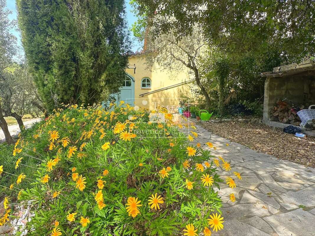 Maison à LORGUES