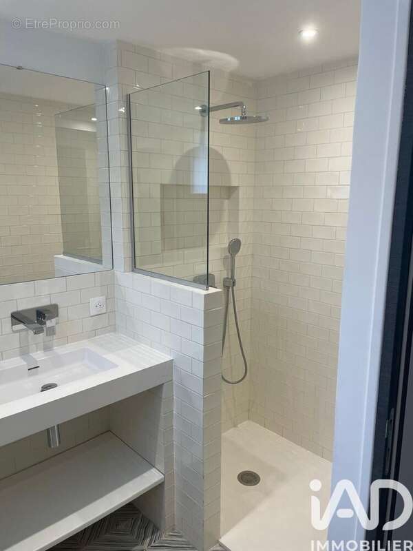 Photo 9 - Maison à SURESNES