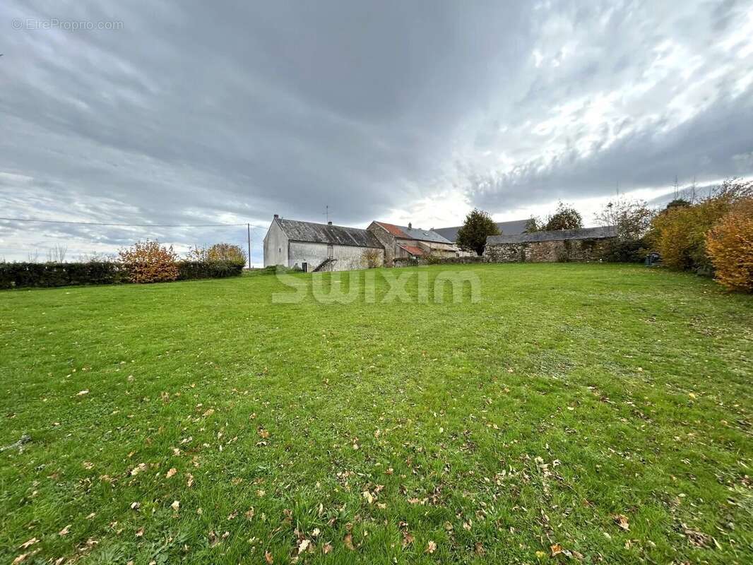 Maison à QUARRE-LES-TOMBES