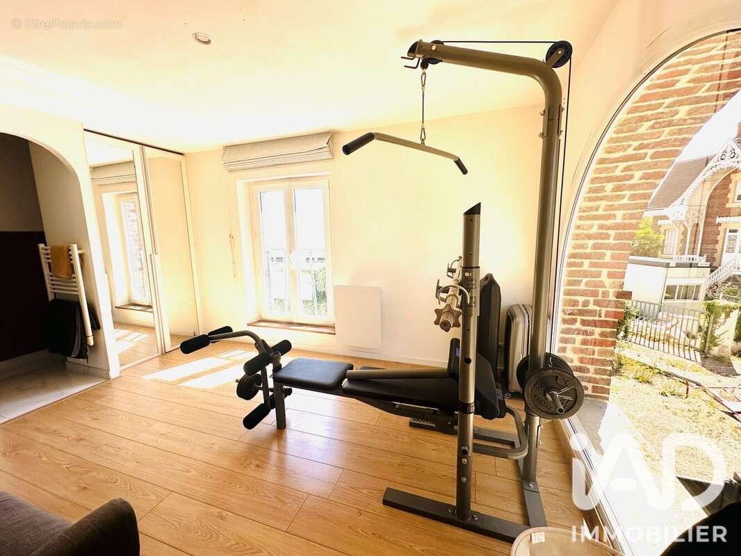 Photo 9