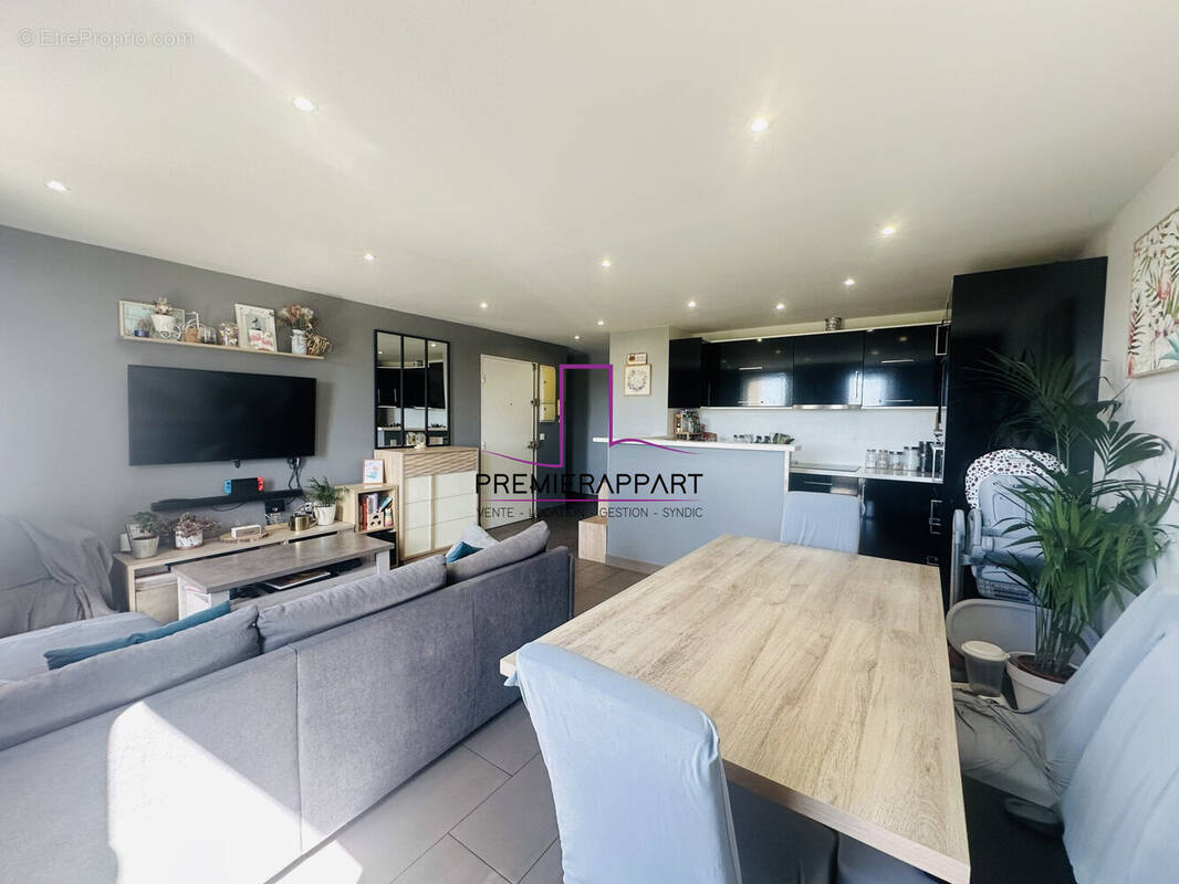 Appartement à SARTROUVILLE