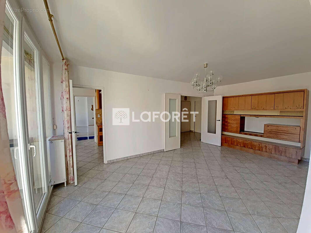 Appartement à SAINT-ETIENNE