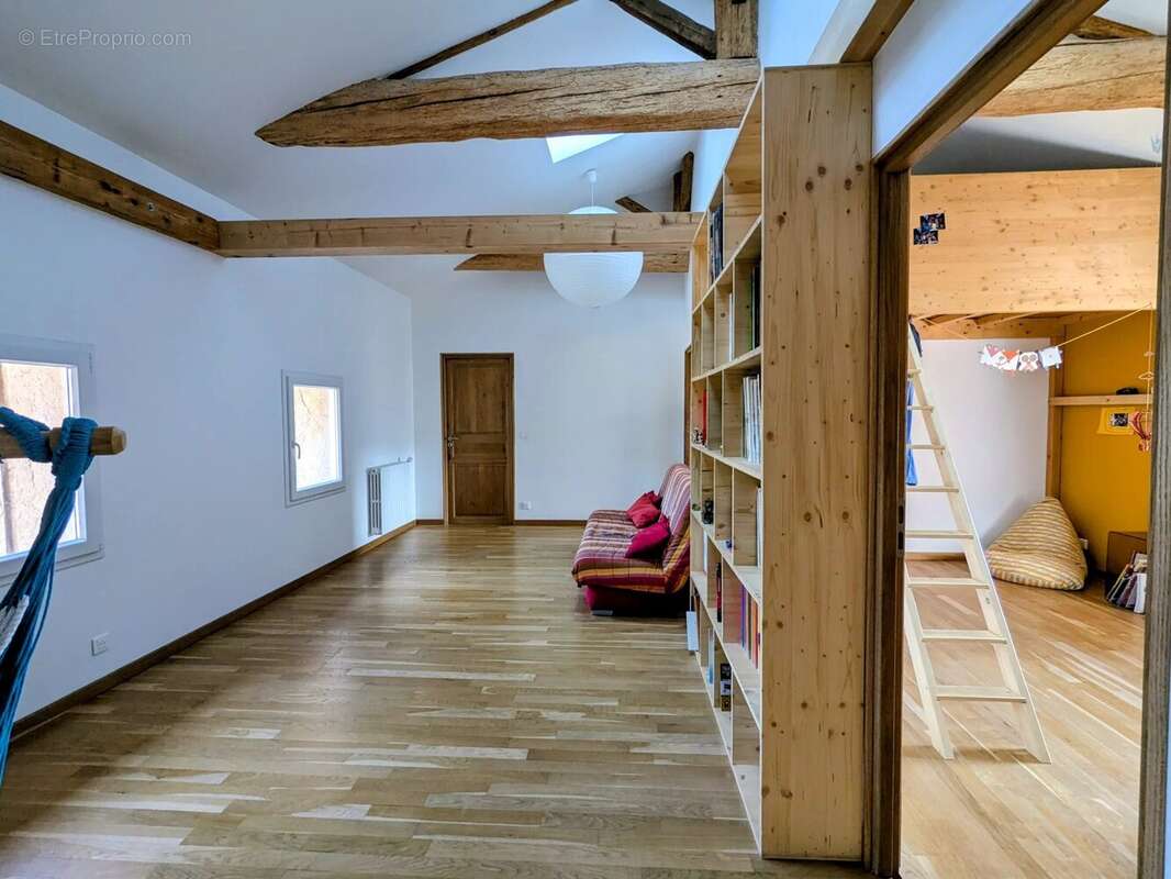 Maison 225 m² à Hurigny  - photo 16