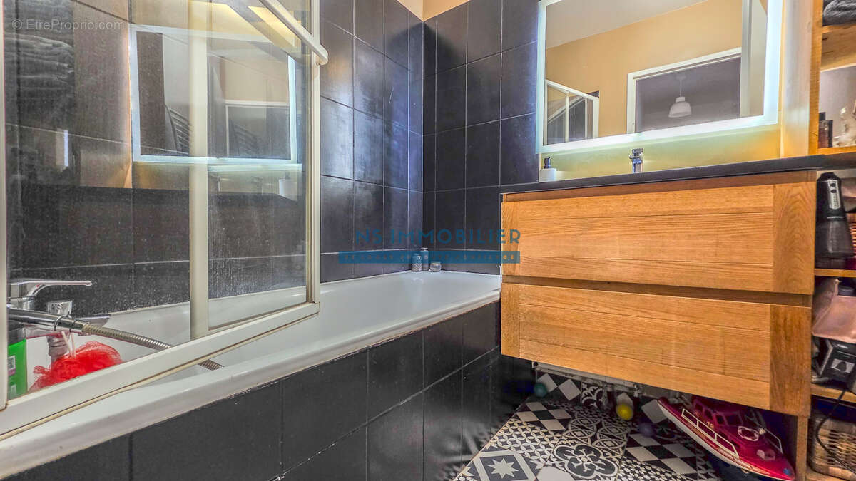 Appartement à SARTROUVILLE