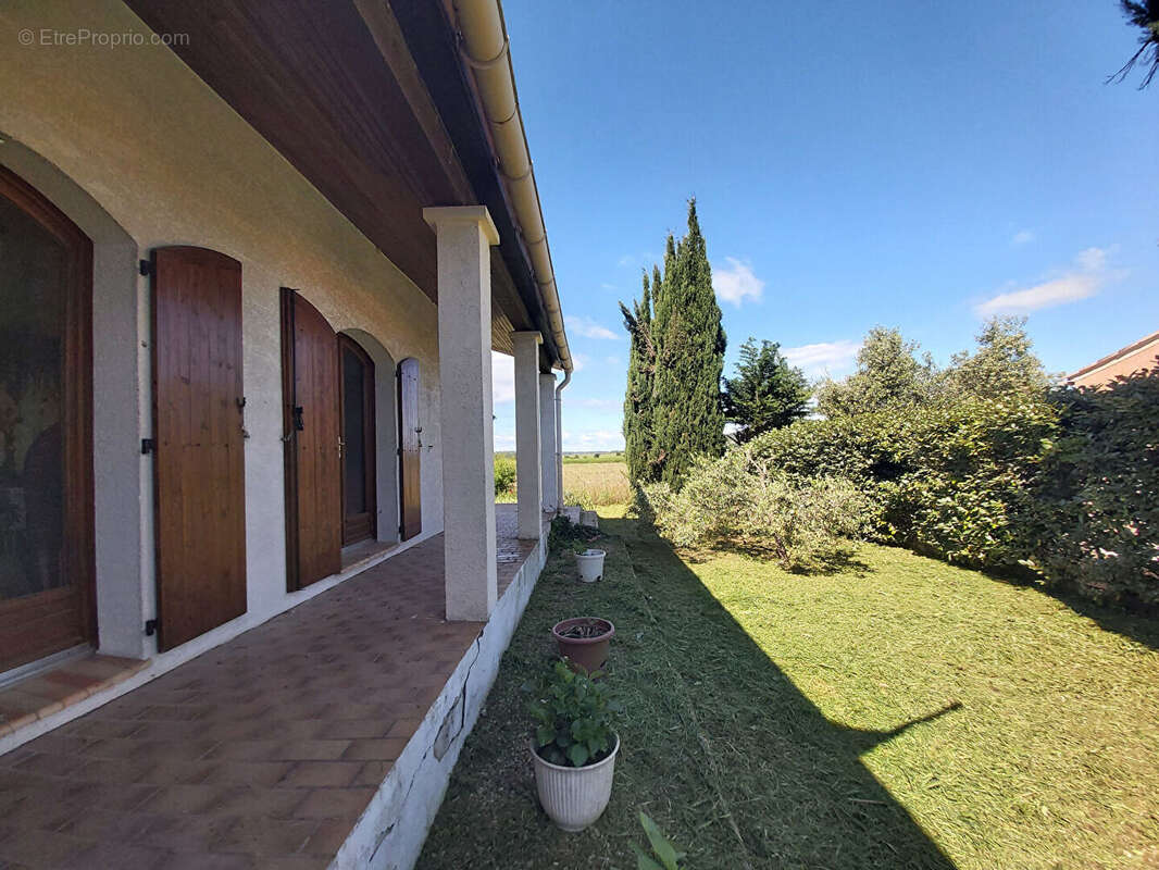 Villa de plain-pied 5 pièces avec vue dégagée à vendre à Calvisson en Vaunage - photo 3
