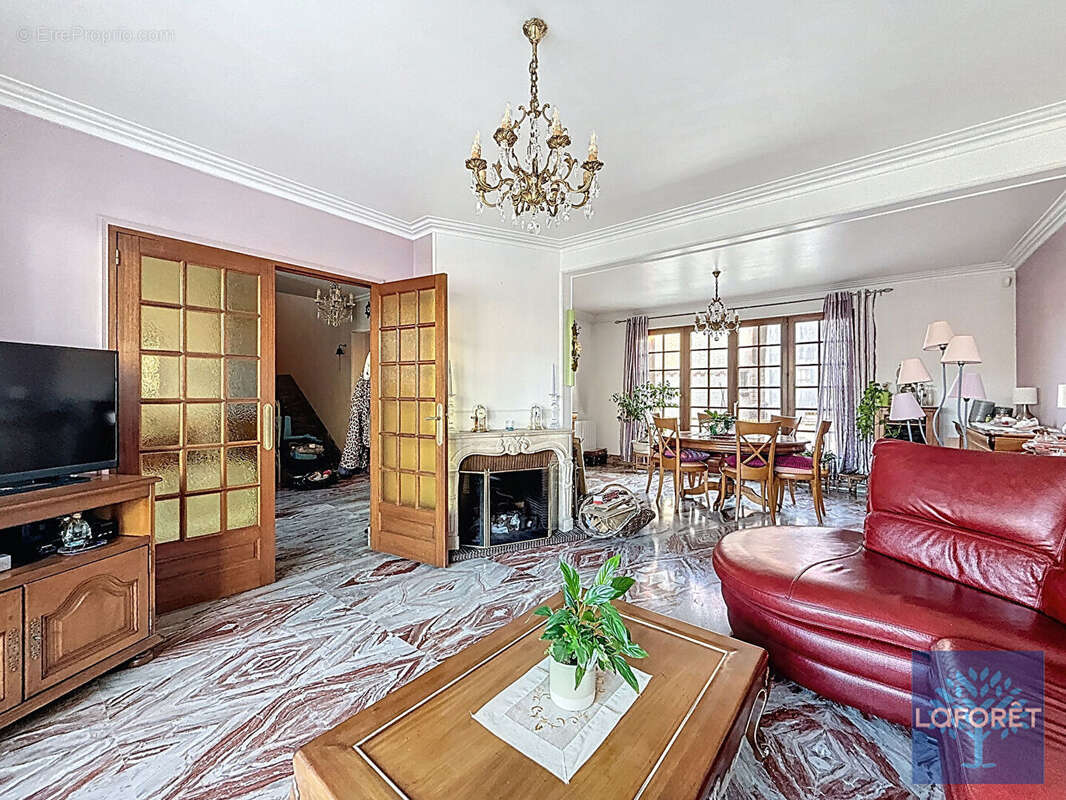 Maison à VIGNEUX-SUR-SEINE