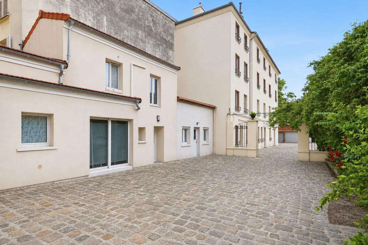 Appartement à CHARENTON-LE-PONT