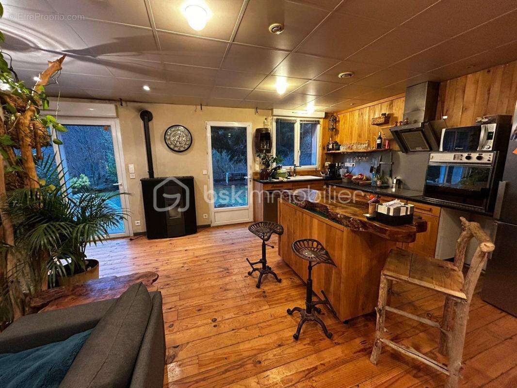 Maison à SAINT-BEAUZELY