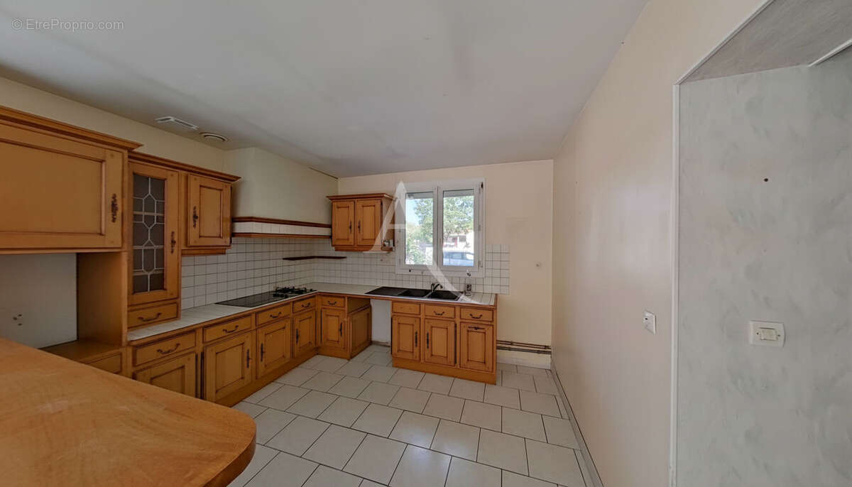 Buxerolles - plain-pied - proche commodités et écoles - 121 m² - 4 chambres - photo 4