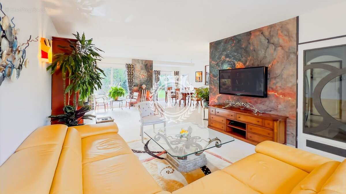 Maison à SAINT-GRATIEN