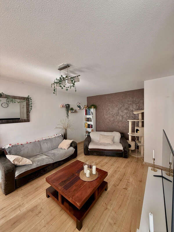 Proche Monplaisir/Lacassagne, T2 parfait état avec balcon et parking - photo 4