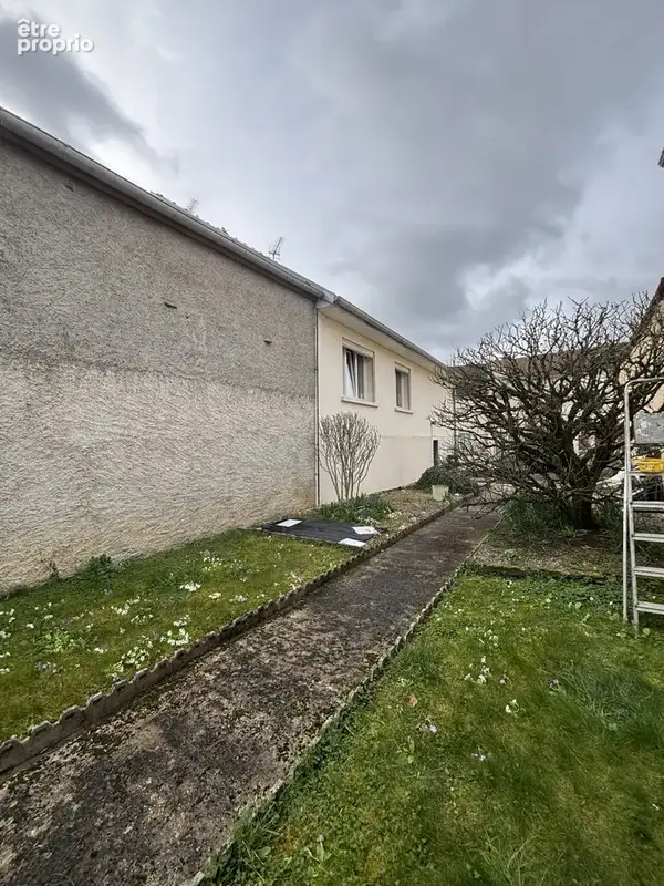 CHATILLON Sur SEINE : Maison de 1960 au centre ville ,130m2 avec sous-sol, garage et petit terrain - photo 17
