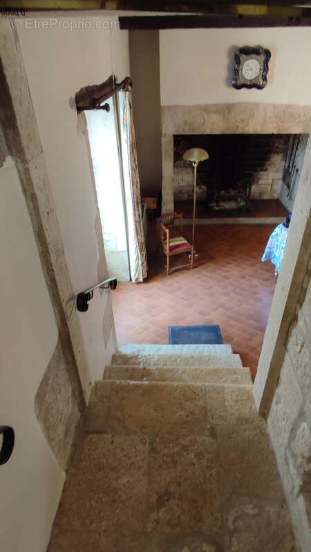 Maison à MONTAIGU-DE-QUERCY