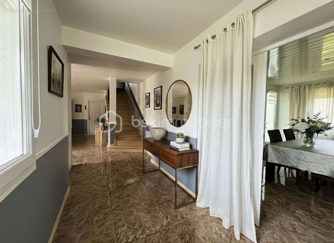 Maison à SAINT-GERMAIN-LES-ARPAJON