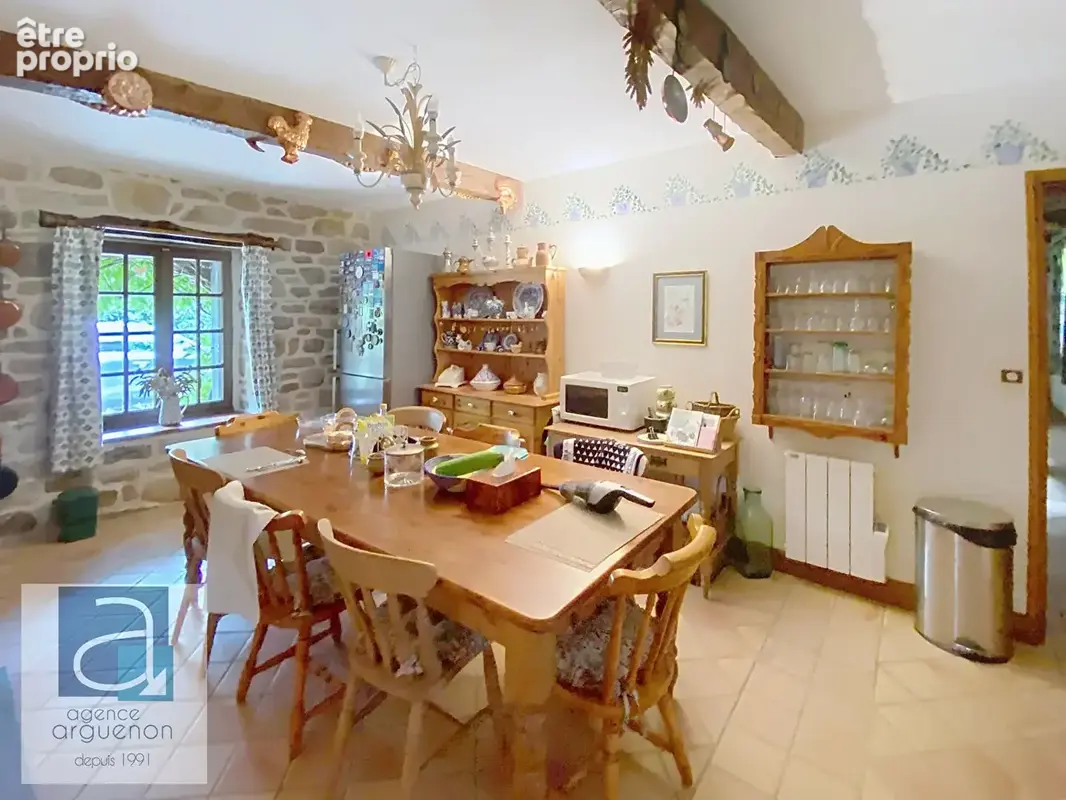 PLÉLAN-LE-PETIT : Élégante maison individuelle en pierre, sans vis-à-vis, dotée de charmants jardins paysagers ; située dans un  - photo 7